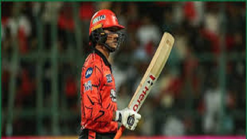 শৃঙ্খলাভঙ্গের দায়ে জরিমানা,সতর্কবার্তাও পেলেন অভিষেক শর্মা